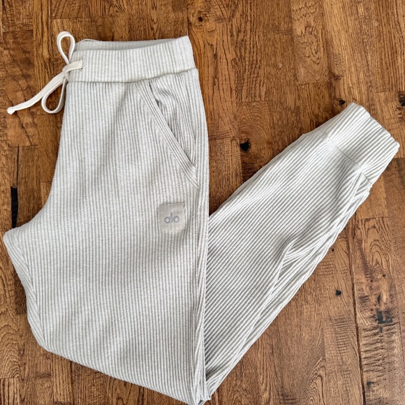 ALO Muse Sweatpants Ribbed Ivory Women's Size S - Picture 1 of 7